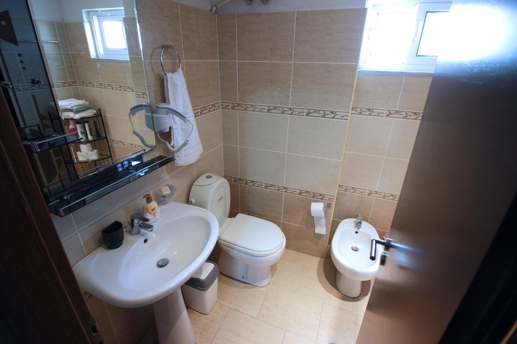 Apartament Duzgo Gjirokaster Ngoại thất bức ảnh